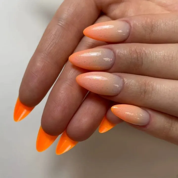 Маникюр и педикюр 53